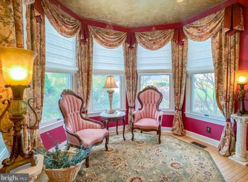 32 Sunrise Ct, Southampton PA 18966-1981 exterior