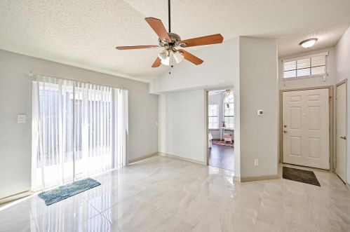 1544 Eastview St, Fort Worth, TX 76134-5586