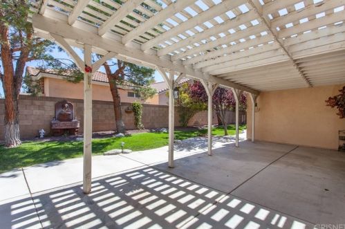 2028 Kalliope Ave, Lancaster CA 93536-4624 exterior