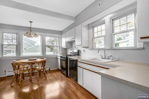 491 James St, N Milford NJ  07646-1023 exterior