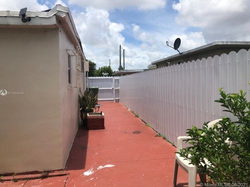 1531 9th Ct, Hialeah, FL 33010-3333