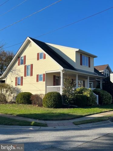 100 Winston Ave, Wilmington, DE 19804-1730