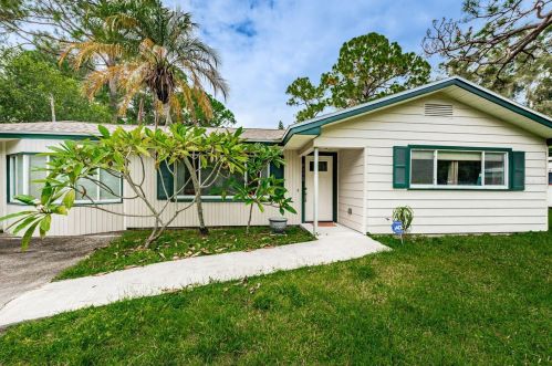 6175 56th Pl, Saint Petersburg, FL 33709-1815