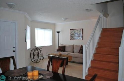 20828 1st St, Hollywood, FL 33029-2165