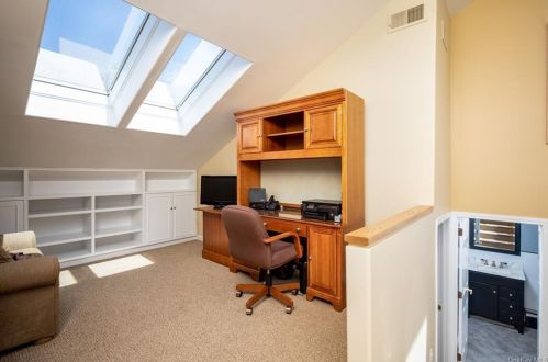 24 Brookridge Ct, Rye Brook NY  10573-3436 exterior