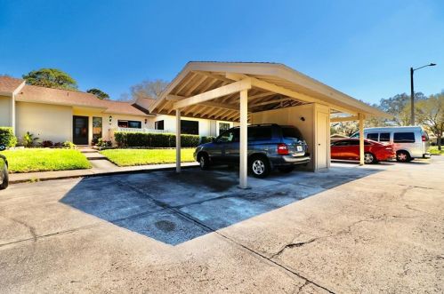 90 Colette Ct, Oldsmar, FL 34677-2344