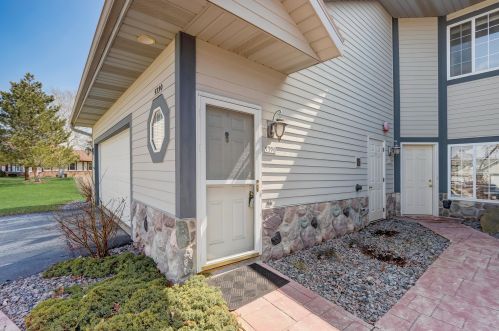 5390 Hidden Dr, Milwaukee, WI 53221-3240