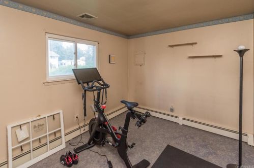 40 Scott Dr, Middletown NY  10941-1133 exterior