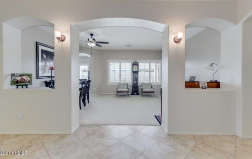 1443 Bridgeport Pkwy, Gilbert, AZ 85295-6171