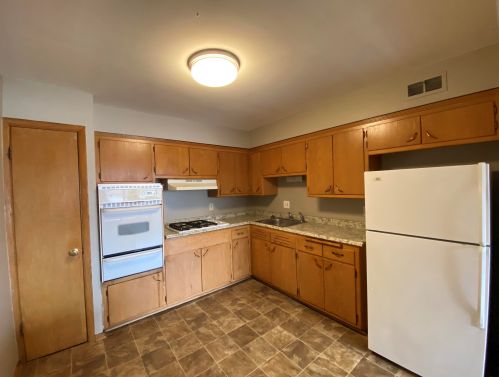 10416 Hampton Ave, Milwaukee, WI 53225-4081