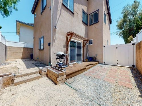 2409 Carson St, Torrance CA  90501-3120 exterior