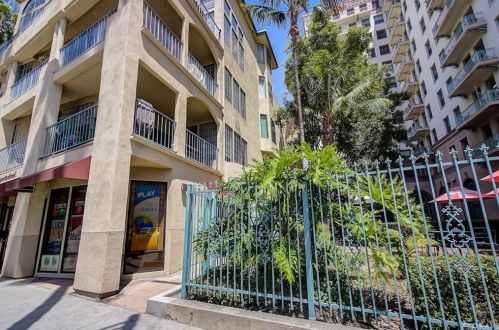 425 Ocean Blvd, Long Beach, CA 90802-4950