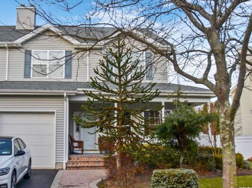232 Rivendell Ct, Huntington Station, NY 11747-5346