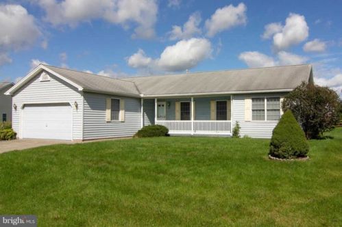 29 Wheaton Dr, Littlestown, PA 17340-1353