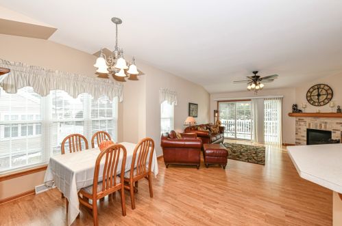 618 Park Dr, Waterford WI  53185-2890 exterior