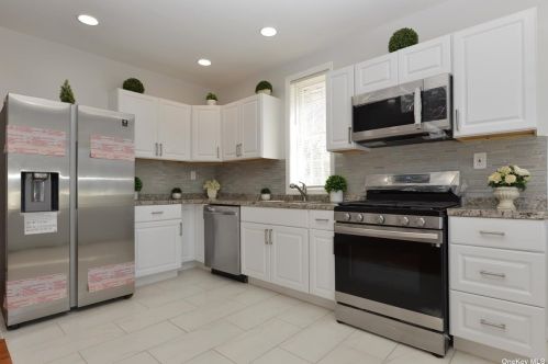 35 Roquette Ave, Floral Park, NY 11003-1212