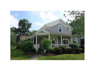 60 Walnut St, New Lyme, OH 44047-1120