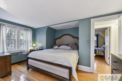 215 Green St, Woodbridge NJ  07095-2005 exterior