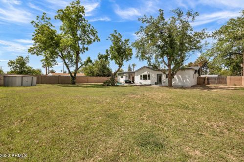 1111 Bethany Home Rd, Phoenix AZ  85014-2229 exterior