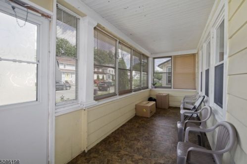 706 Drake Ave, Roselle NJ  07203-2218 exterior