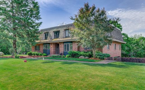 1093 Golden Oaks Ln, Hudson, WI 54016-7132