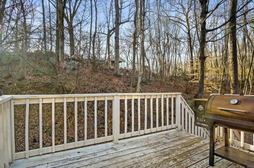 1554 Route 12, Gales Ferry CT  06335-1838 exterior
