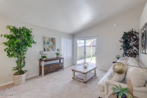 3629 Escuda Dr, Glendale, AZ 85308-2240