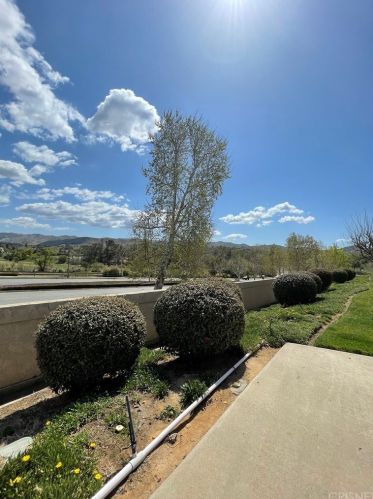 600 Kingswood Ln, Simi Valley CA  93065-7684 exterior