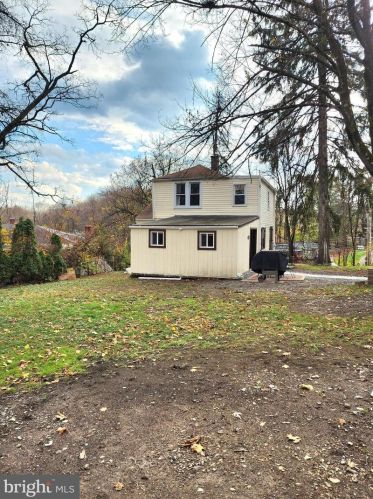 313 Wertzville Rd, West Enola PA  17025-2028 exterior