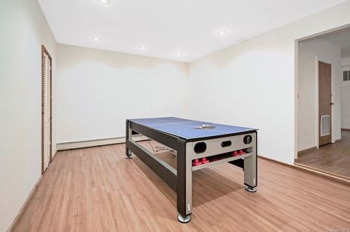 3 Banks Hill Rd, Pleasantville NY  10570-2453 exterior