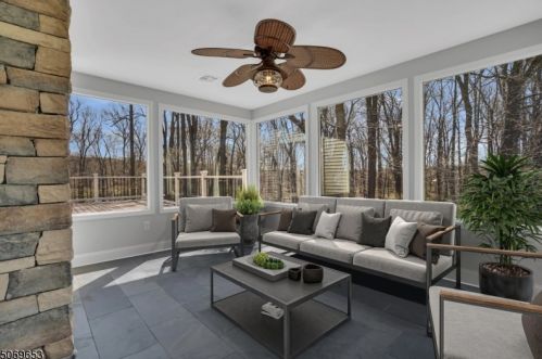 52 Reinman Rd, Warren NJ  07059-5102 exterior