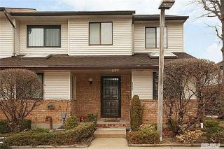 155 Laurel Ln, North Wantagh, NY 11793-2775