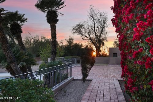5915 Camino Escalante, Tucson, AZ 85718-4113