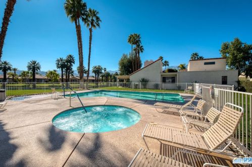 422 Forest Hills Dr, Rancho Mirage CA  92270-1459 exterior