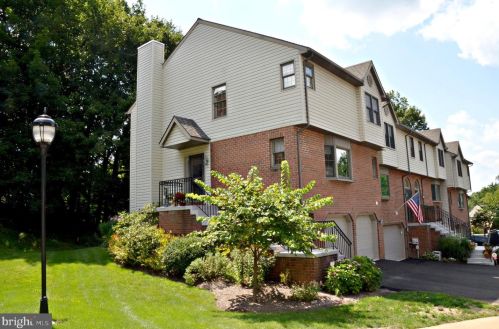 105 River Bend Park, Lancaster, PA 17602-1290