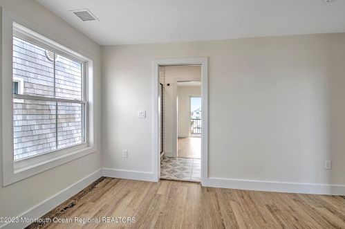 1217 Niihau Dr, Lacey NJ  08731-4702 exterior