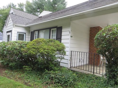 81 Old Tarrytown Rd, White Plains, NY 10603-3116