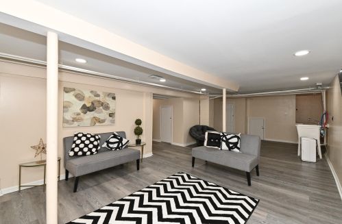 4902 Hoyt Pl, Milwaukee WI  53216-2331 exterior