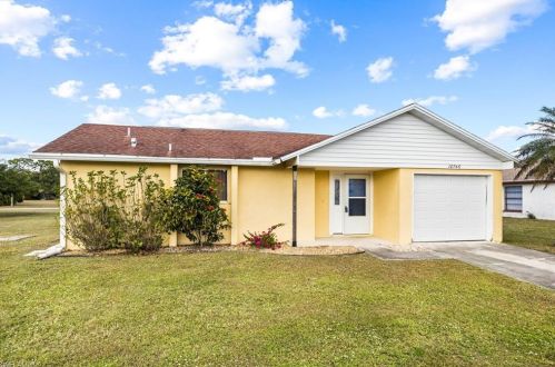 10746 Lemontree Ct, Lehigh Acres, FL 33936-7326