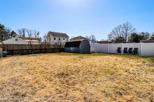 40 Irving Pl, Tinton Falls NJ  07724-1625 exterior