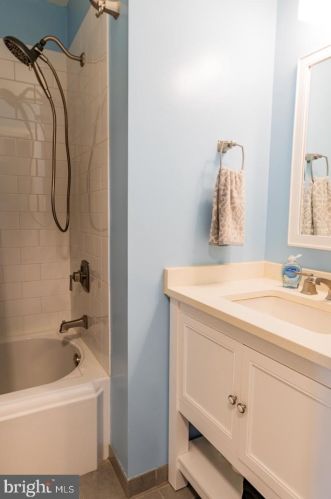 113 Teakwood Ct, Norristown PA  19401-1638 exterior