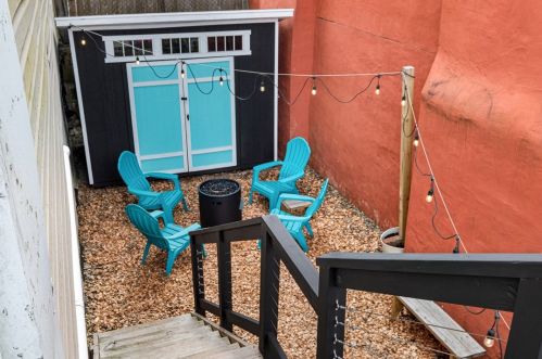 419 Carson St, Pittsburgh PA  15203-1019 exterior