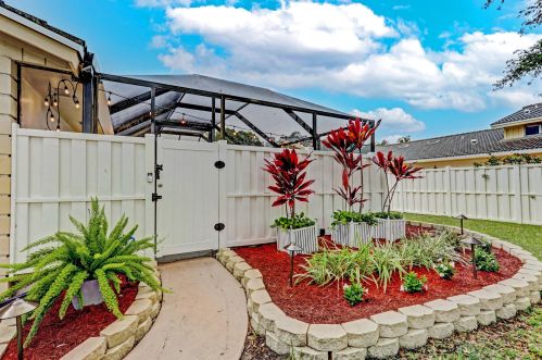 12505 Woodmill Dr, West Palm Beach, FL 33418-8938