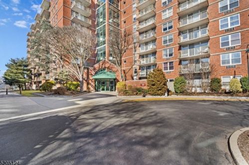 300 Main St, Little Falls NJ  07424-1357 exterior