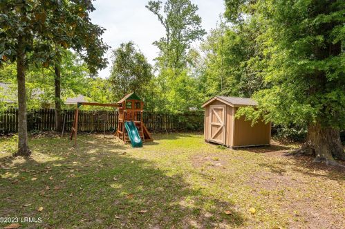 989 Dowlingwood Dr, Beaufort SC  29902-6323 exterior