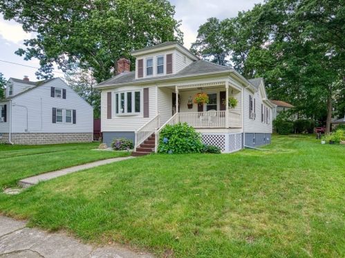 46 Park Ave, Webster, MA 01570-1828