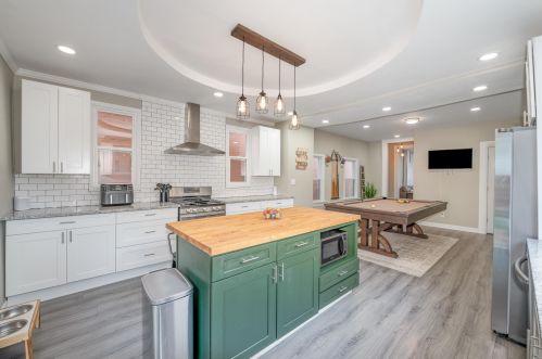 906 Greenup St, Covington KY  41011-3212 exterior