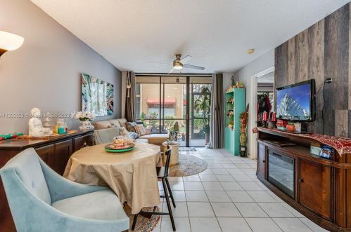 15549 Miami Lakeway, Hialeah, FL 33014-7501