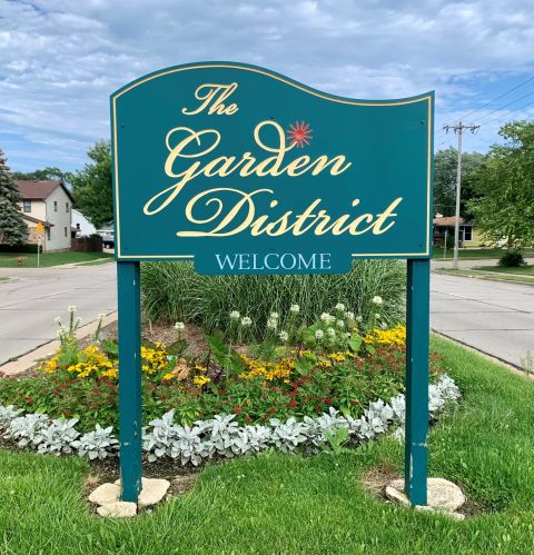 1526 Wanda Ave, Milwaukee, WI 53221-4315