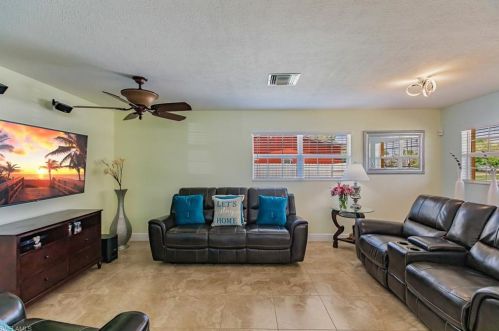 1165 Cherokee Ave, Lehigh Acres FL 33936-6804 exterior